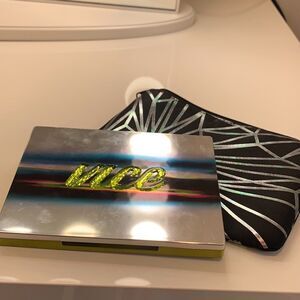 urban decay vice palette with carry case